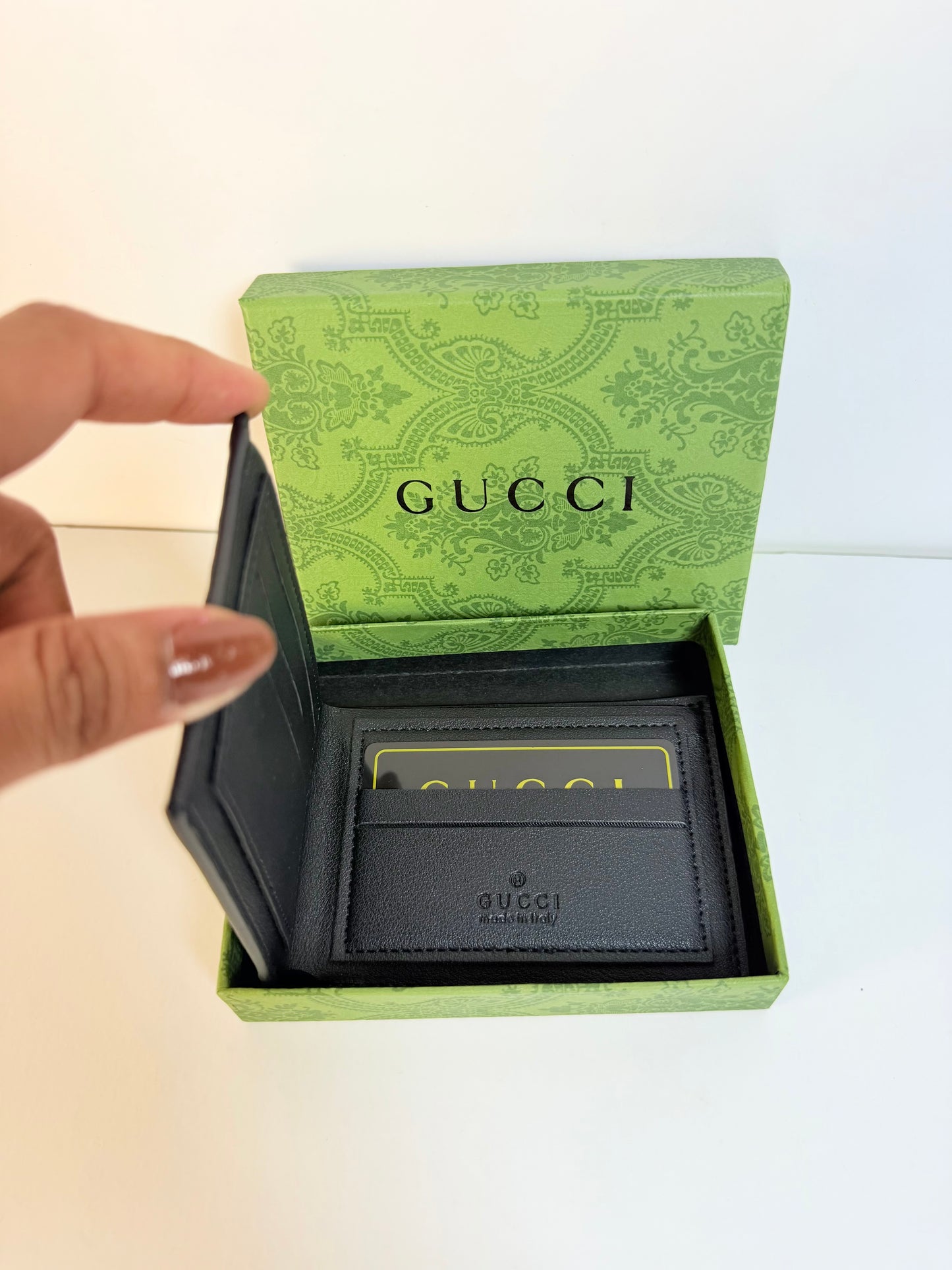 Gucci Men’s Wallet - Black