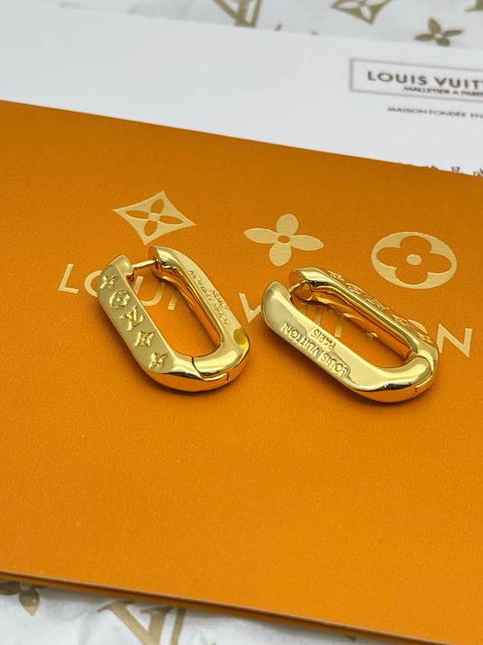Louis Vuitton LV Edge MM Earrings in gold-color hardware