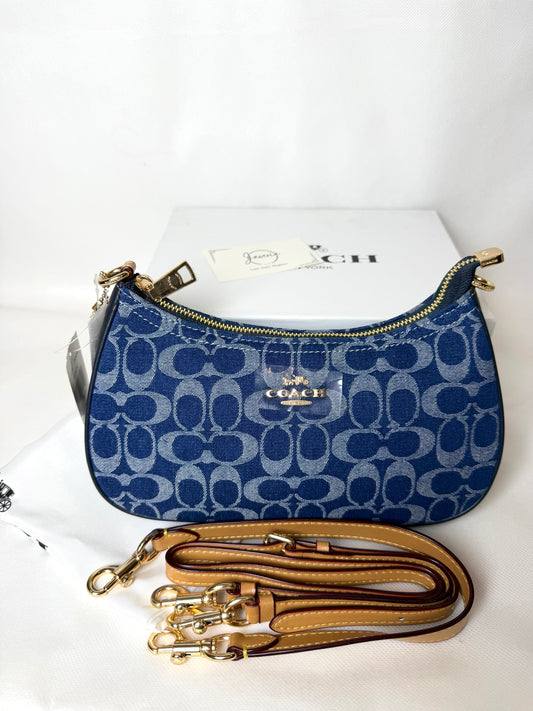 Teri Shoulder Bag In Signature Denim