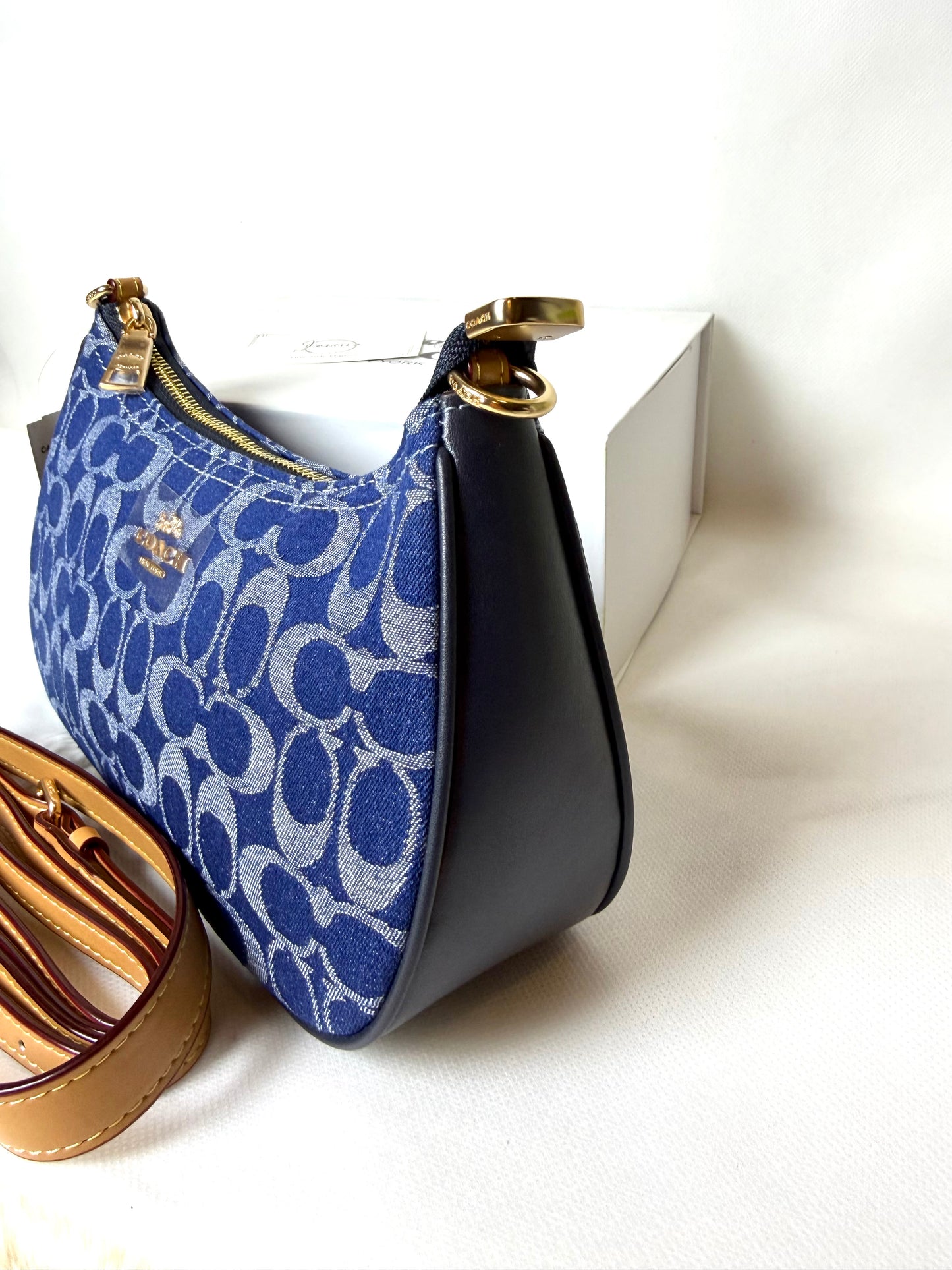 Teri Shoulder Bag In Signature Denim