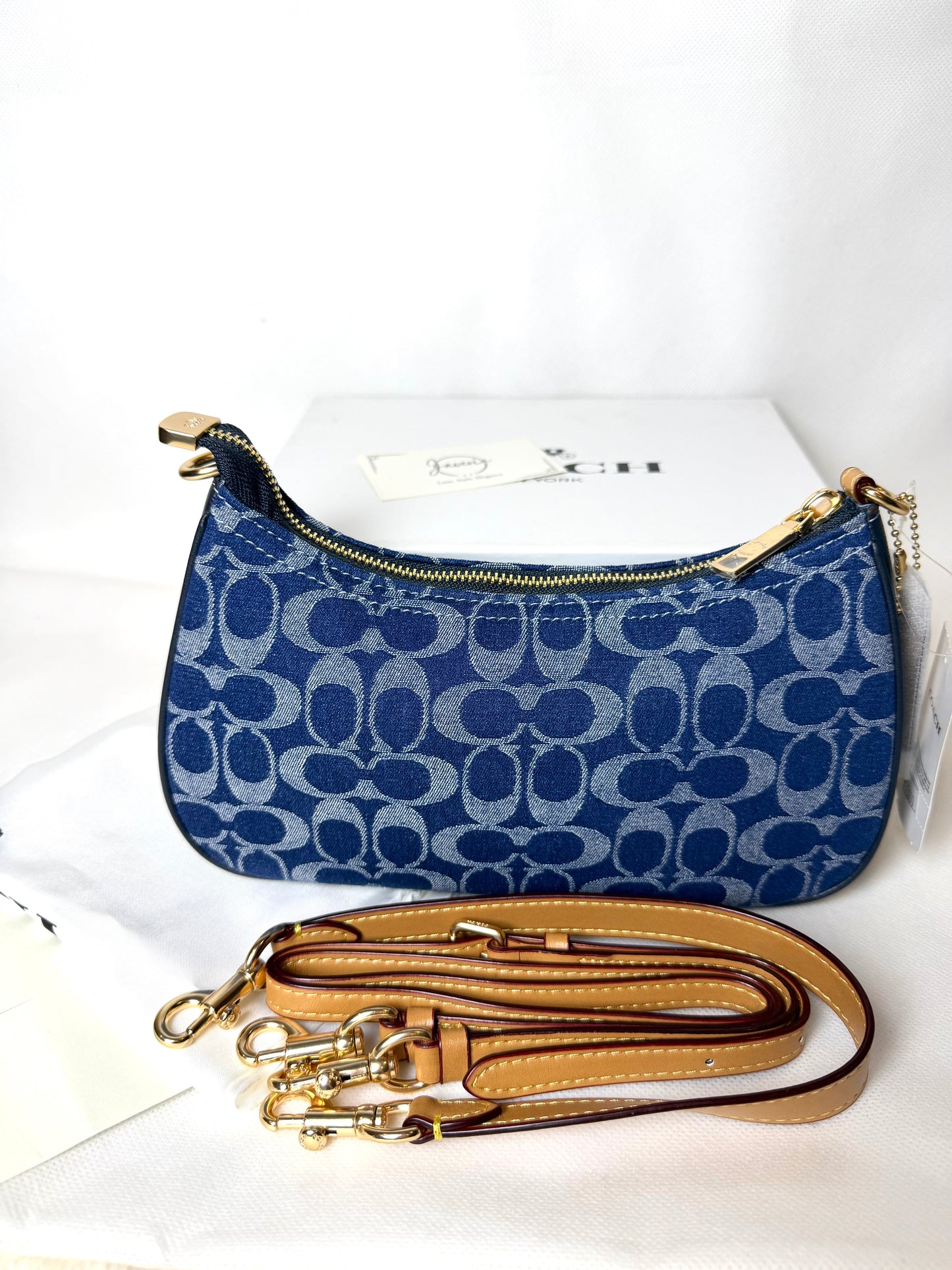Teri Shoulder Bag In Signature Denim
