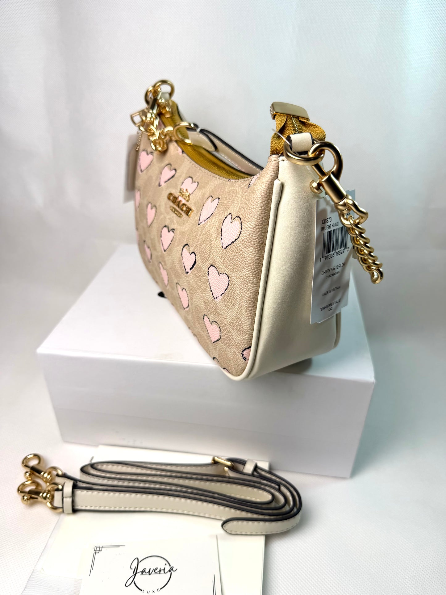 Teri Shoulder Bag With Heart Prints