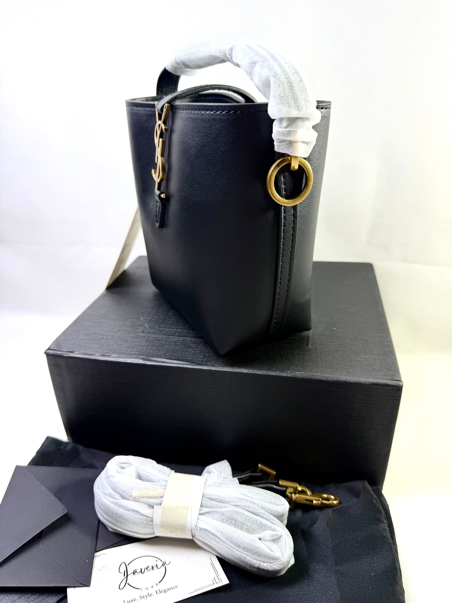 Le 37 YSL Bucket Bag in Genuine Leather - Black