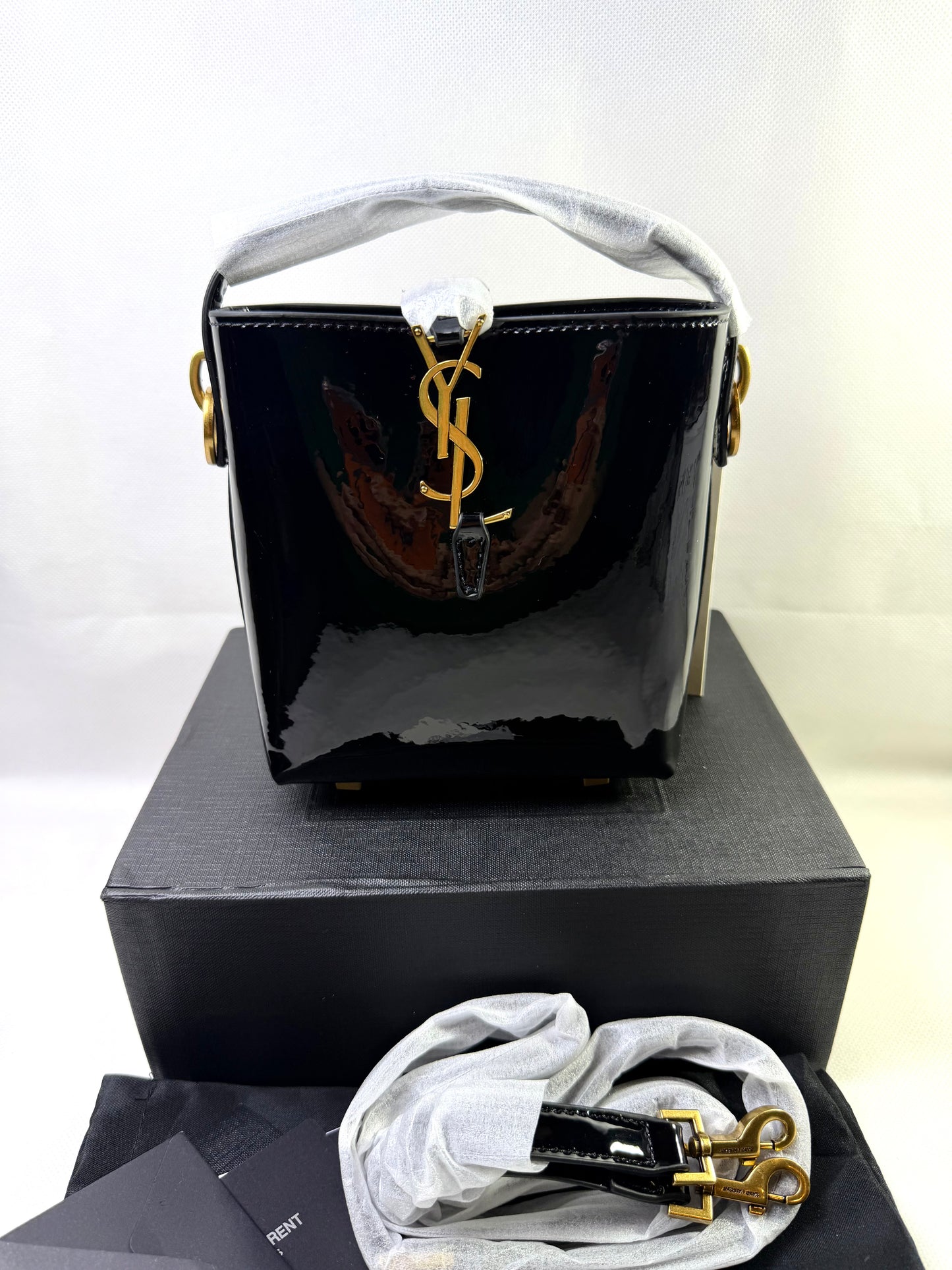 Le 37 Mini YSL Bucket Bag in Patent Leather - Black