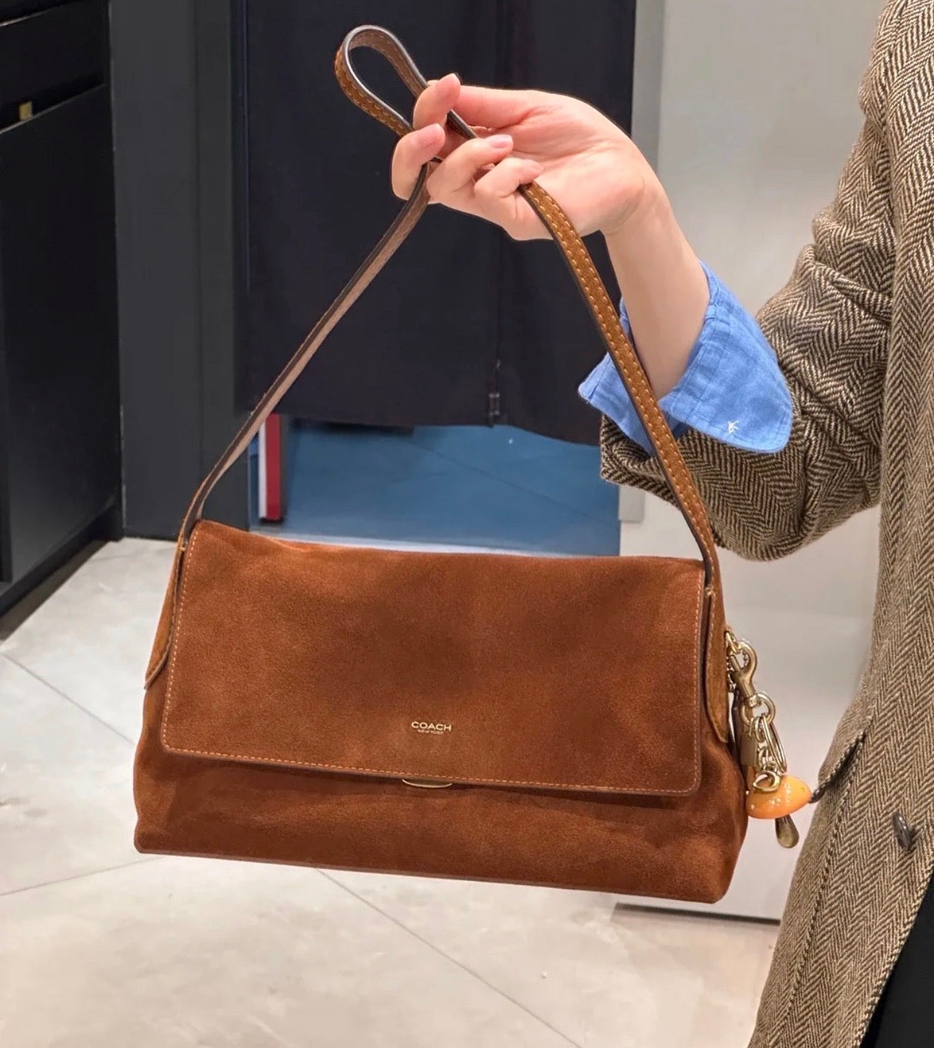 Coach Chelsea 30 Shoulder Bag with Strap | Brown Suede