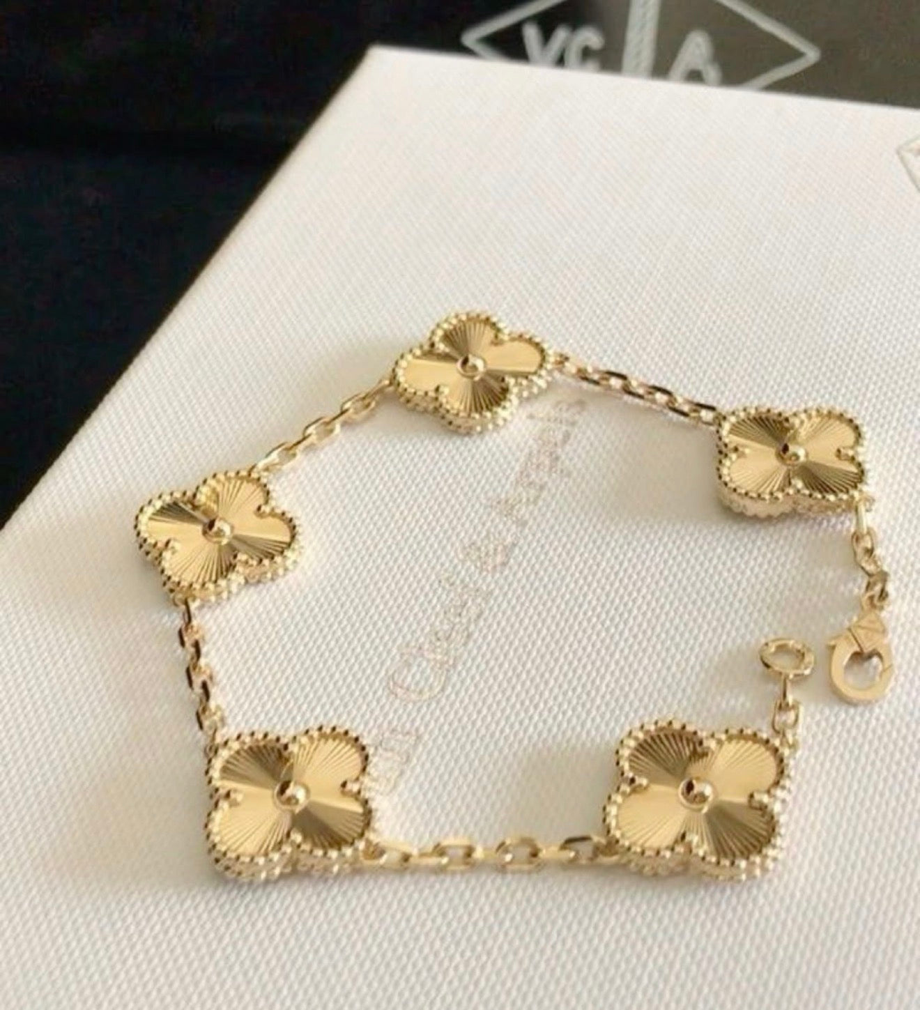 Van Cleef & Arpels Vintage Alhambra bracelet, 5 motifs - Gold