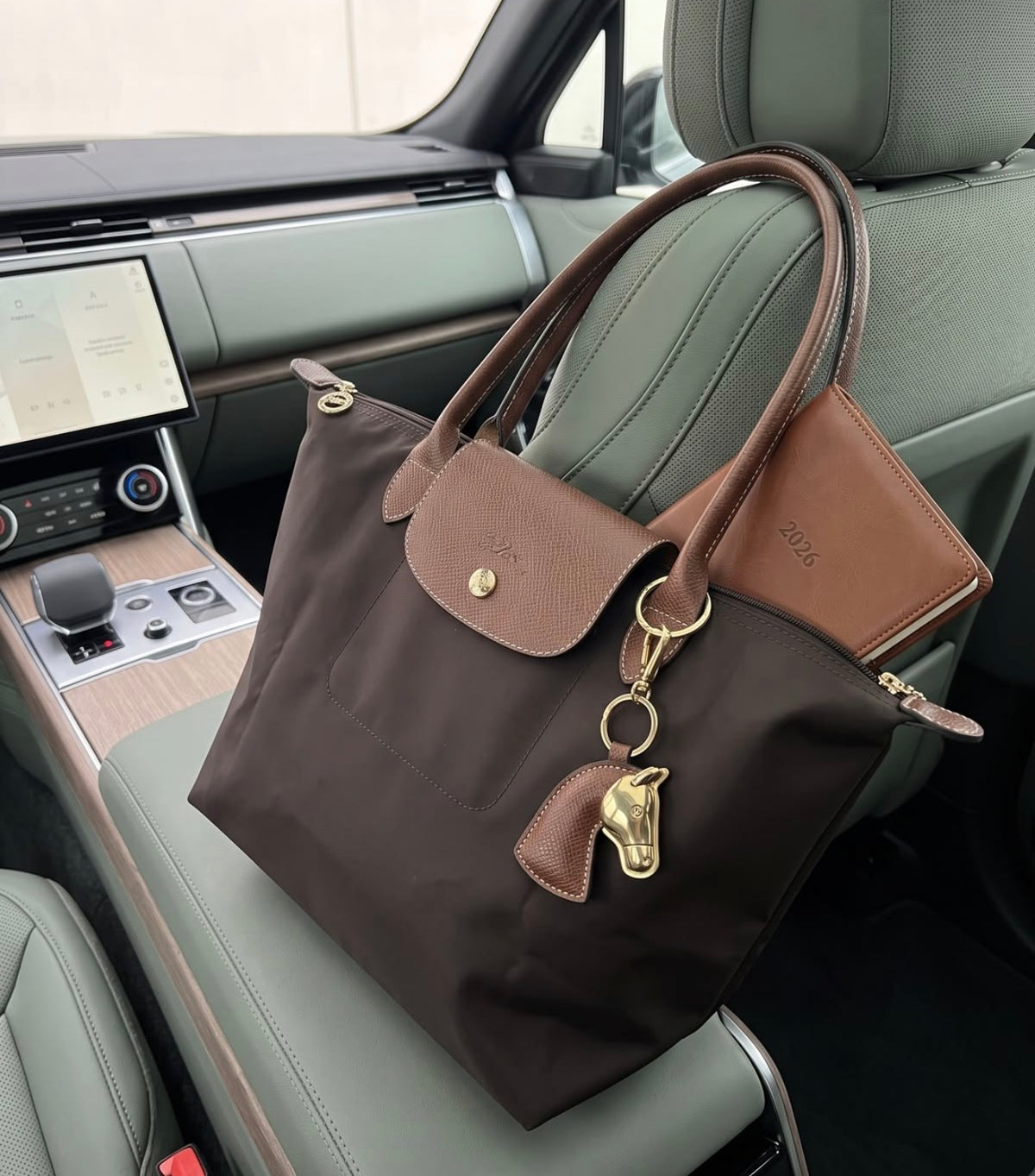 LC Medium Tote - Ebony