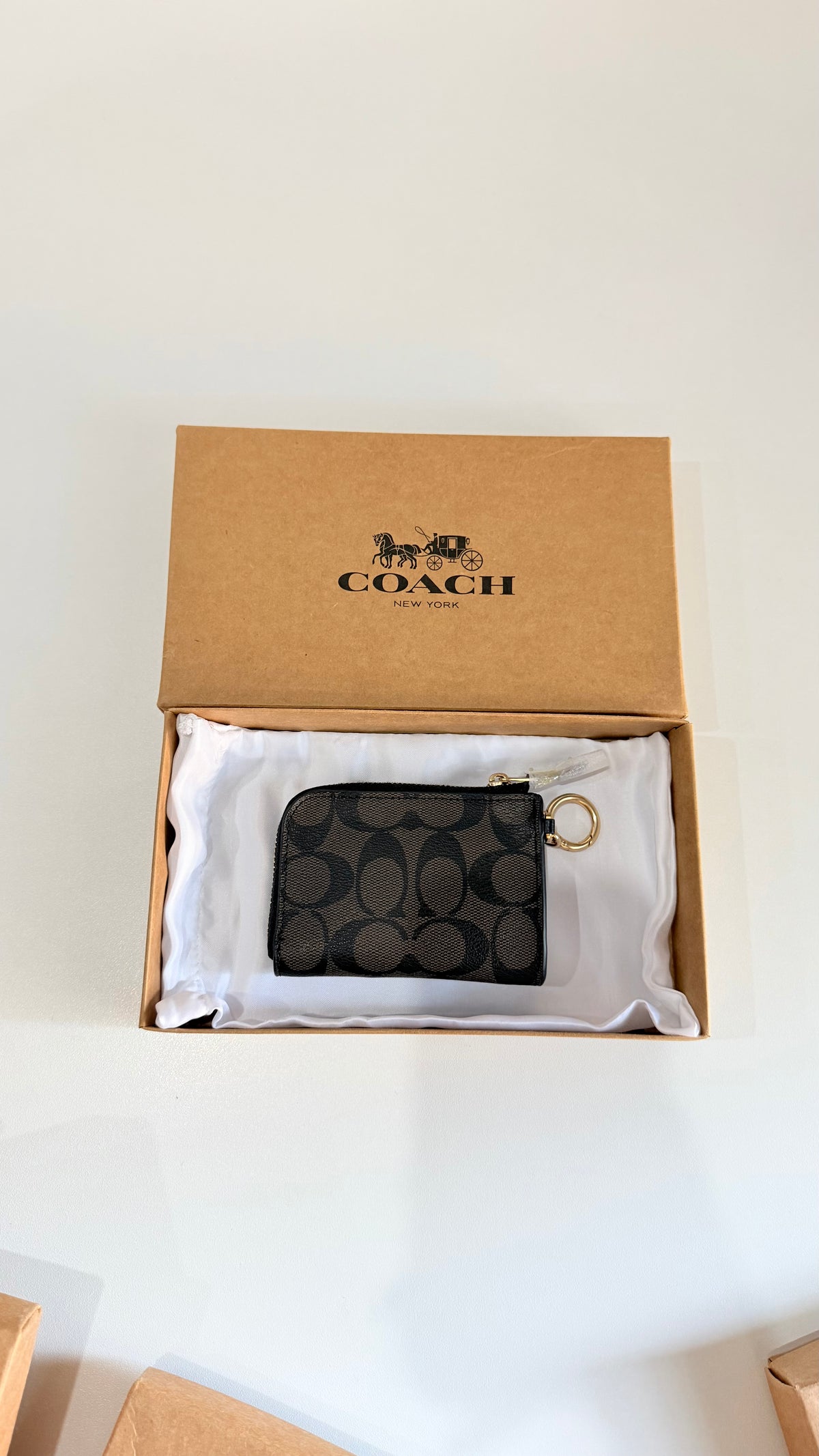Coach Cardholder With Keychain -coffee Brown