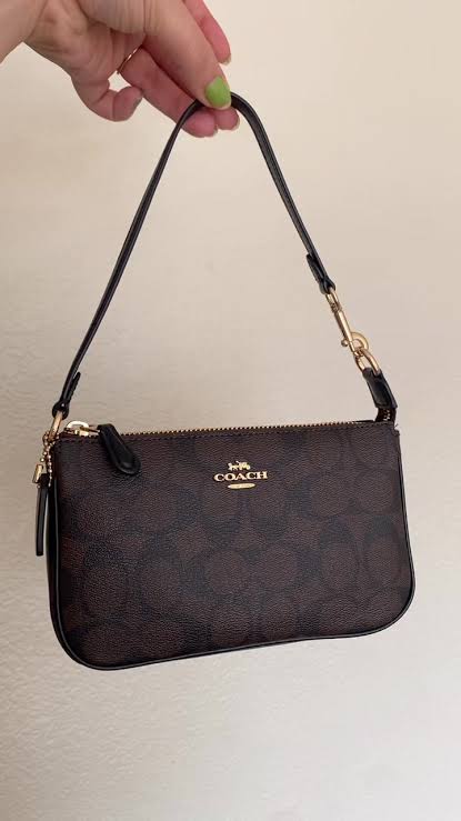 Coach Nolita 19 in Signature Canvas