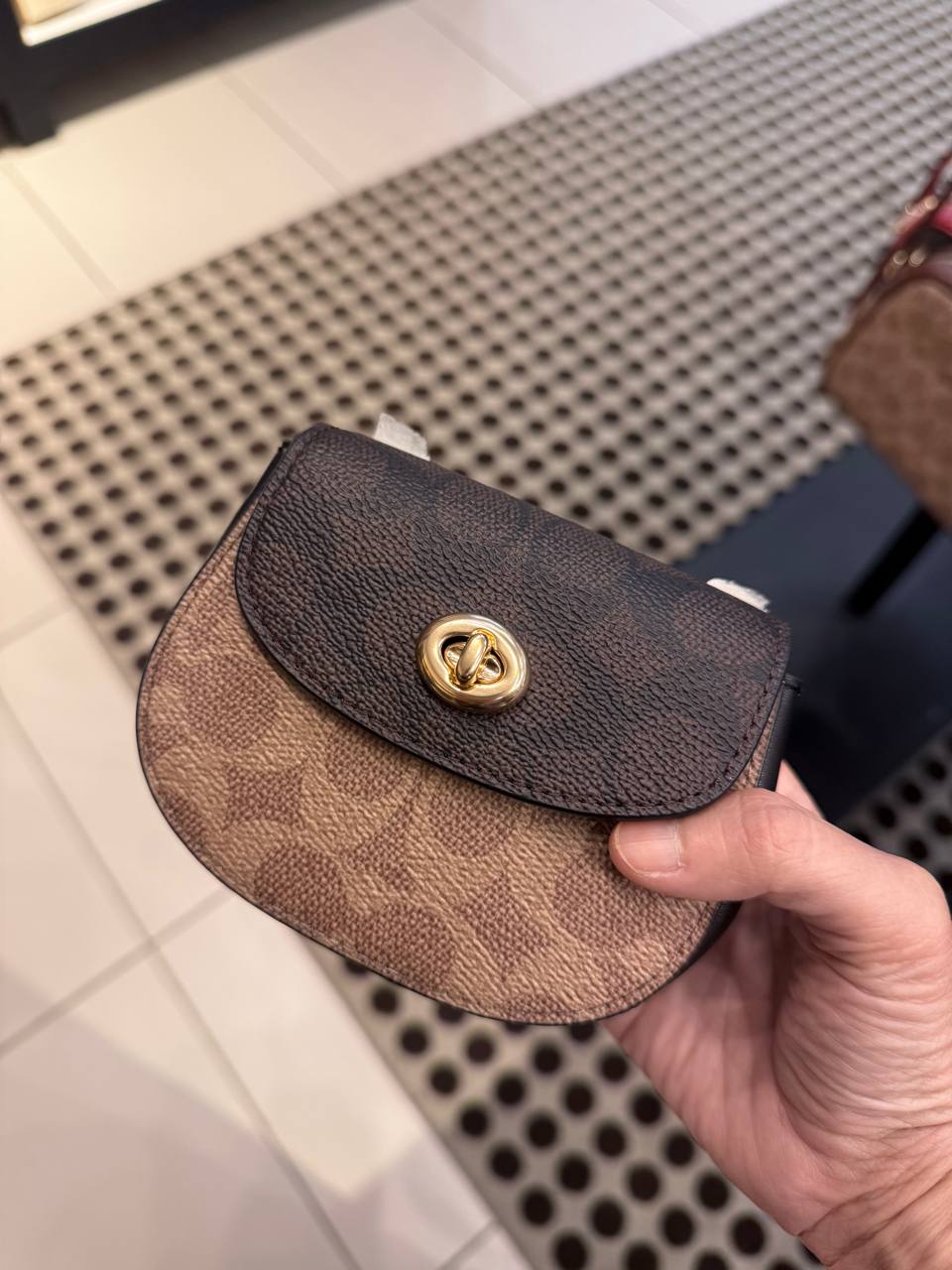 Coach Turnlock Card Case bag - Signature Canvas